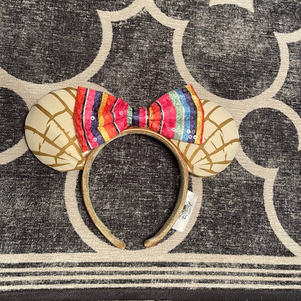 Pan Dulce Concha  Epcot Mexico  //  Disney Parks Minnie Mickey Ears Head…